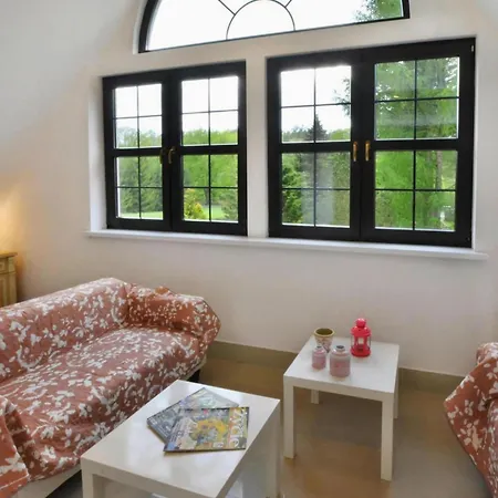 빌라 Comfortable With Fireplace, Garden