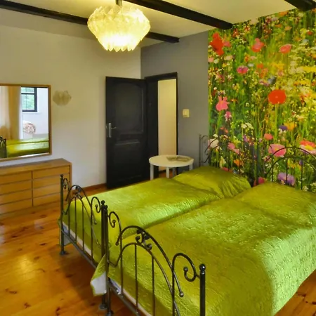 Comfortable With Fireplace, Garden Pollnow