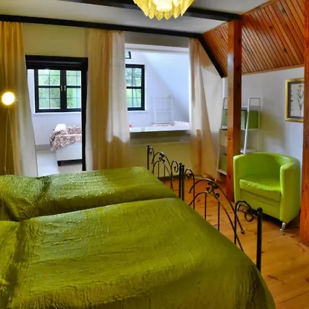 Comfortable Holiday Villa With Fireplace, Garden فيلة