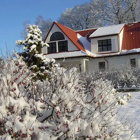 Comfortable Holiday Villa With Fireplace, Garden فيلة *