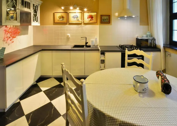 Villa Comfortable With Fireplace, Garden *